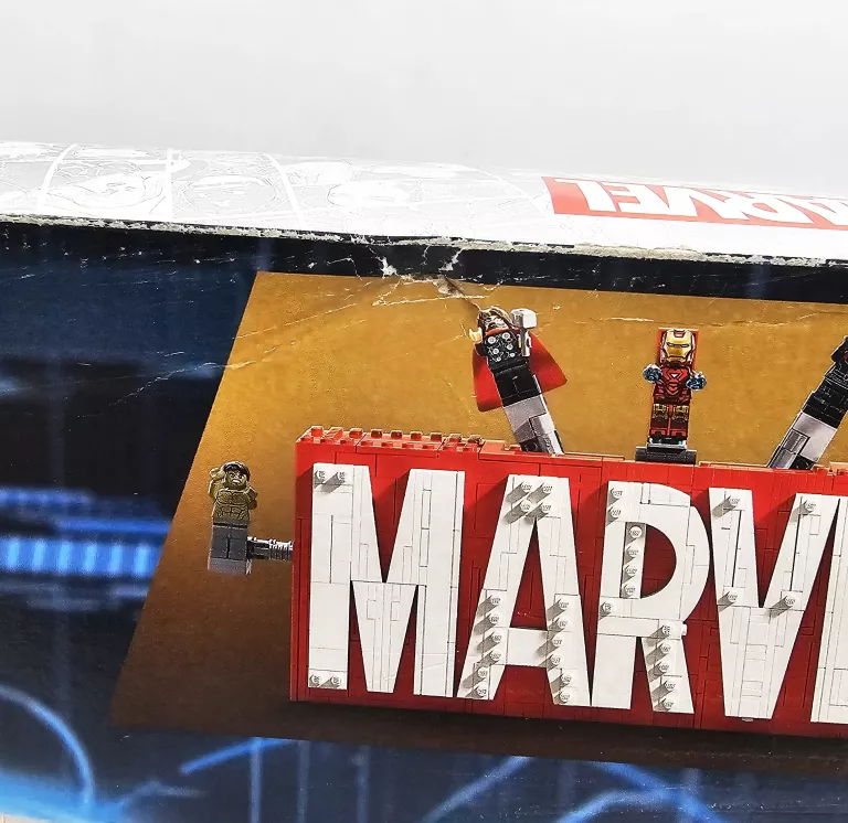 klocki-lego-marvel-the-infinity-saga-76313-logo-marvel-z-minifigurkami-minimalny-wiek-dziecka-250062-1794317