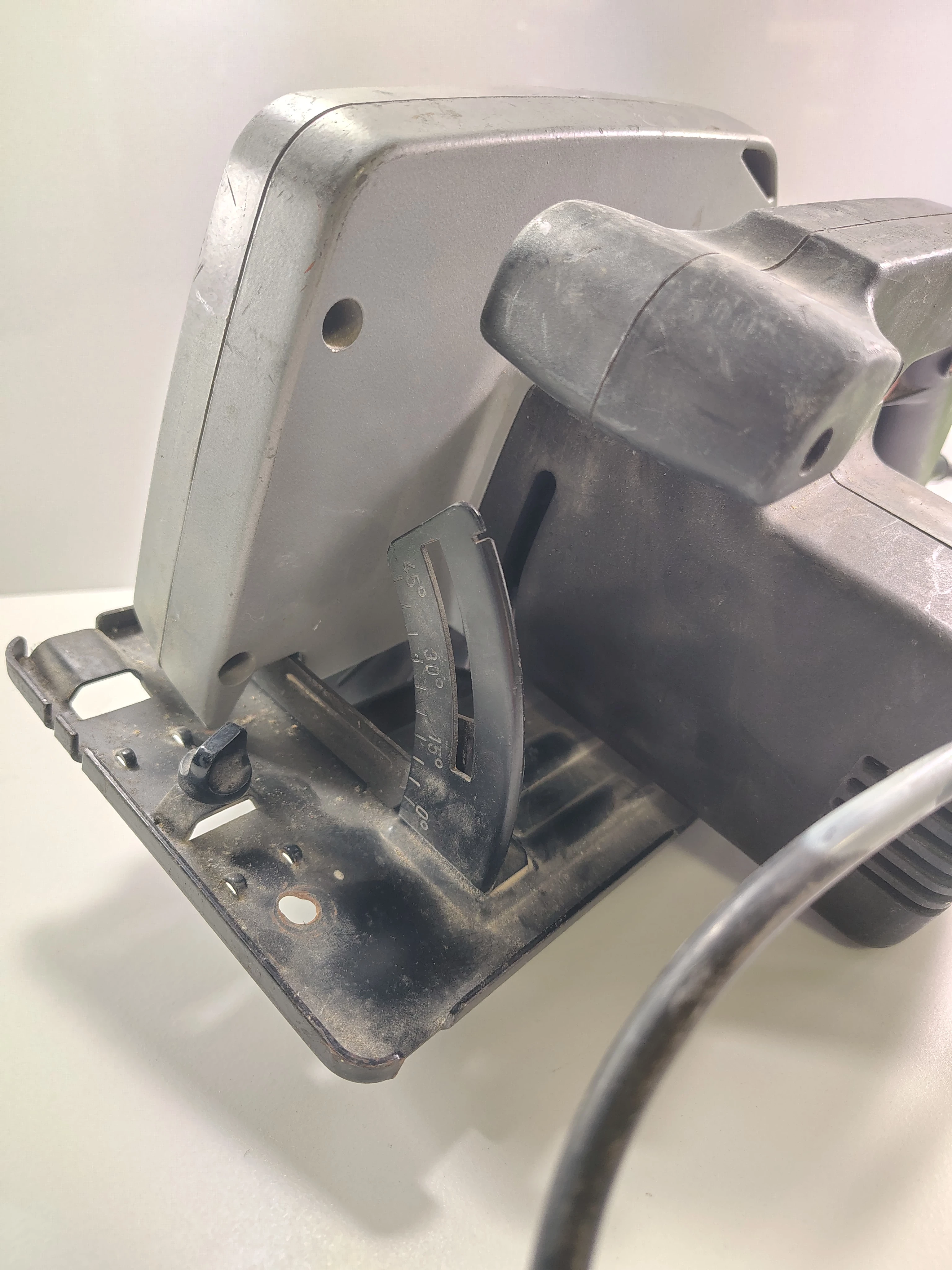 pilarka-tarczowa-black-decker-srednica-otworu-pily-1000