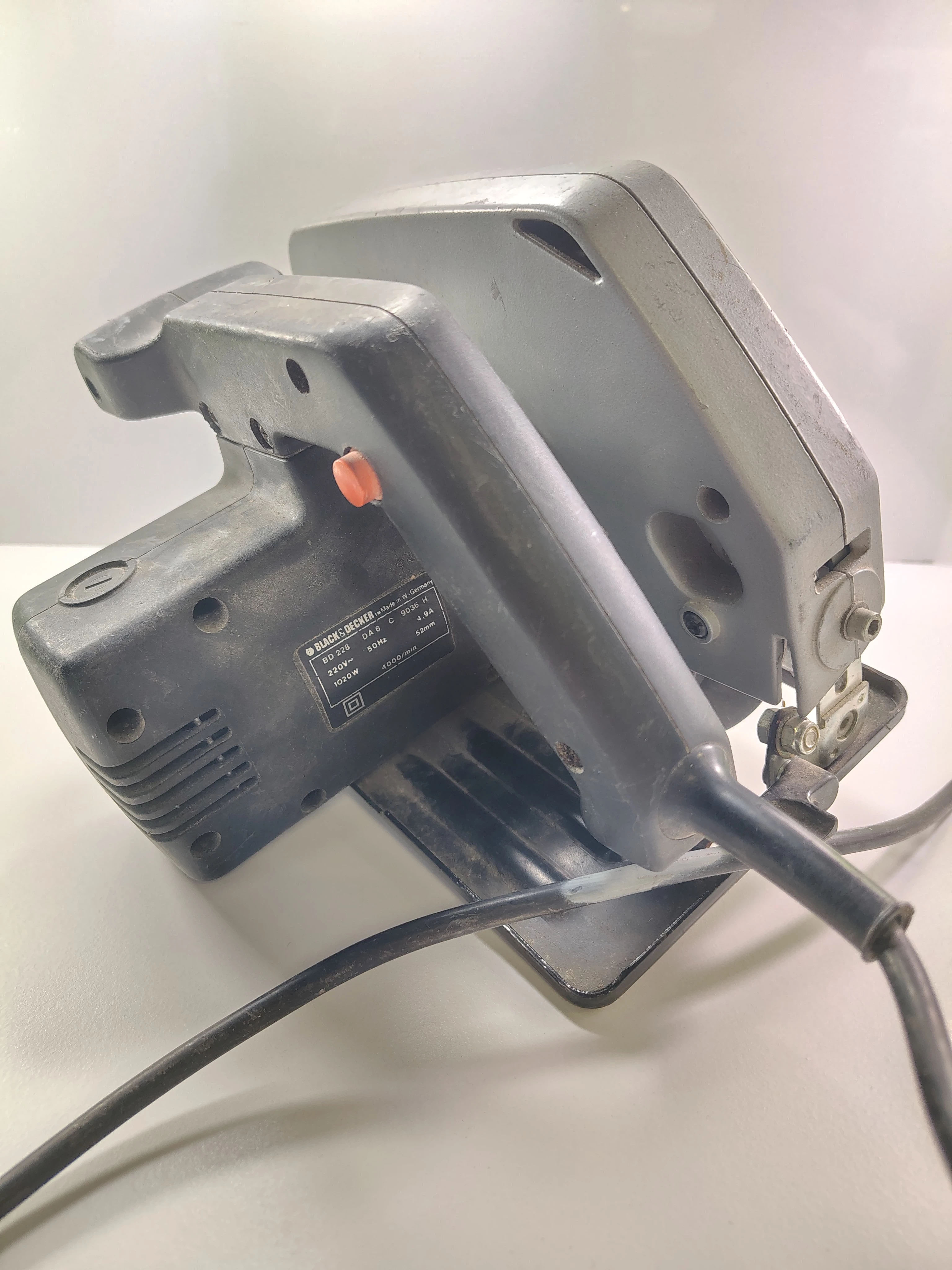 pilarka-tarczowa-black-decker-stan-11323-2