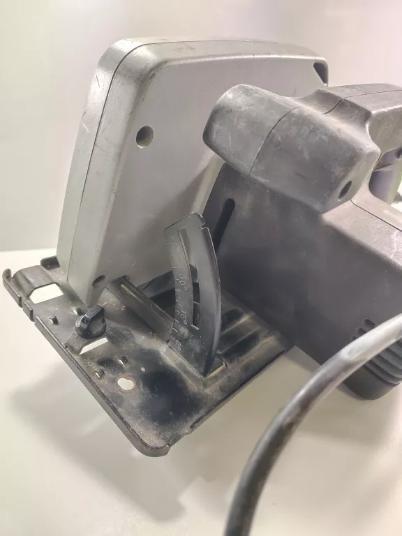 PILARKA  TARCZOWA BLACK DECKER