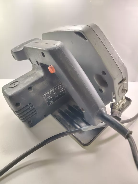 PILARKA  TARCZOWA BLACK DECKER