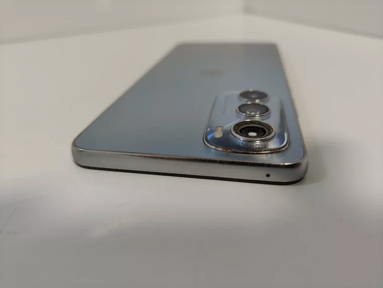 MOTOROLA EDGE 30 8/128GB OPIS!