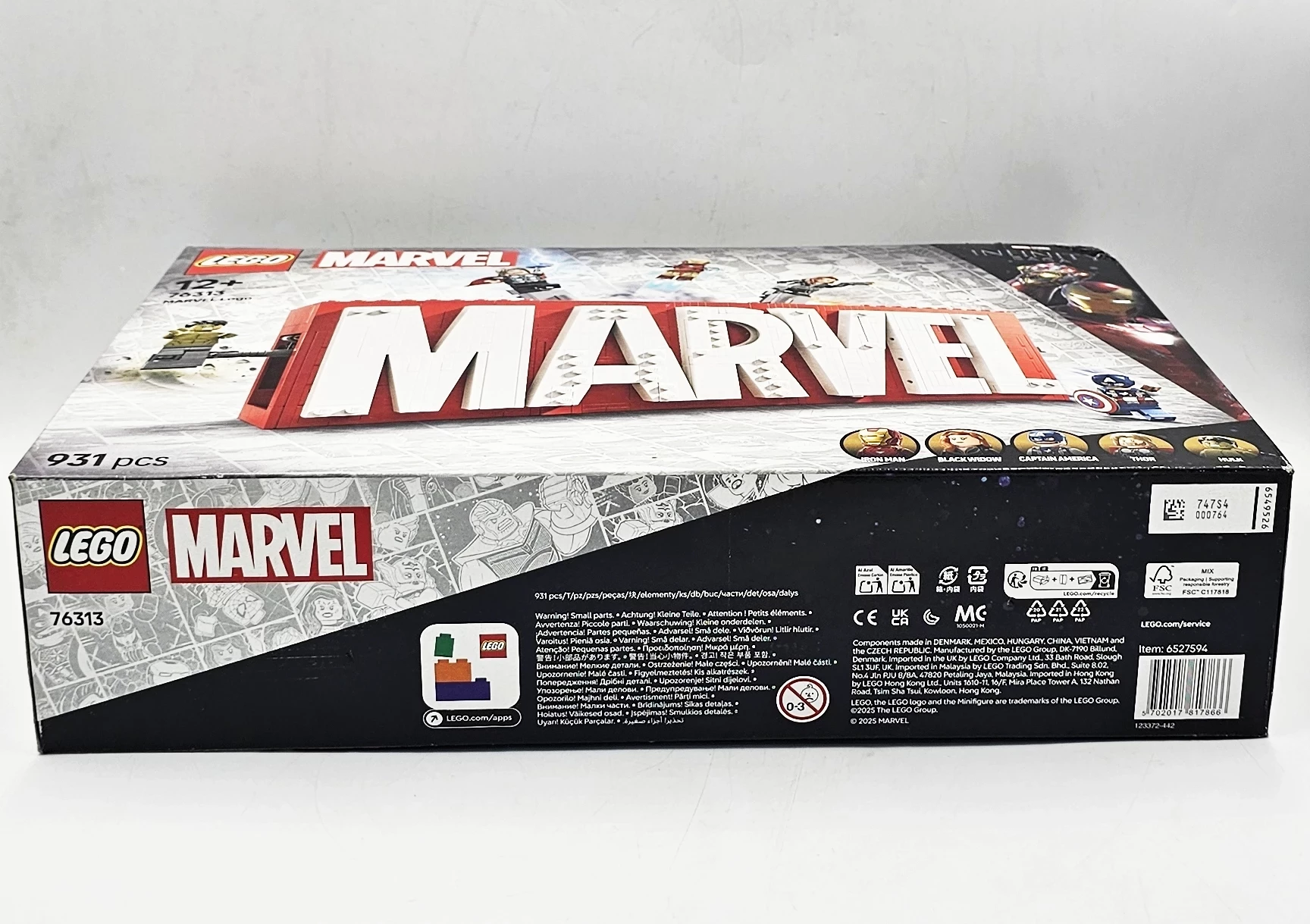 klocki-lego-marvel-the-infinity-saga-76313-logo-marvel-z-minifigurkami-nazwa-zestawu-logo-marvel-z-minifigurkami