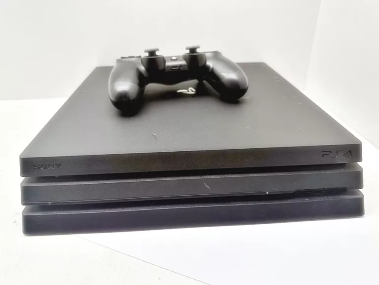 KONSOLA PS4 PRO 1 TB+ PAD