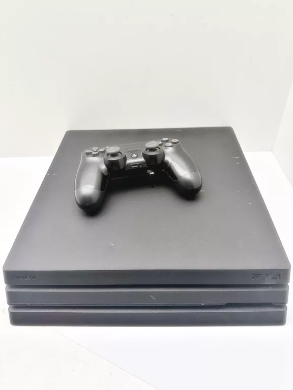 KONSOLA PS4 PRO 1 TB+ PAD