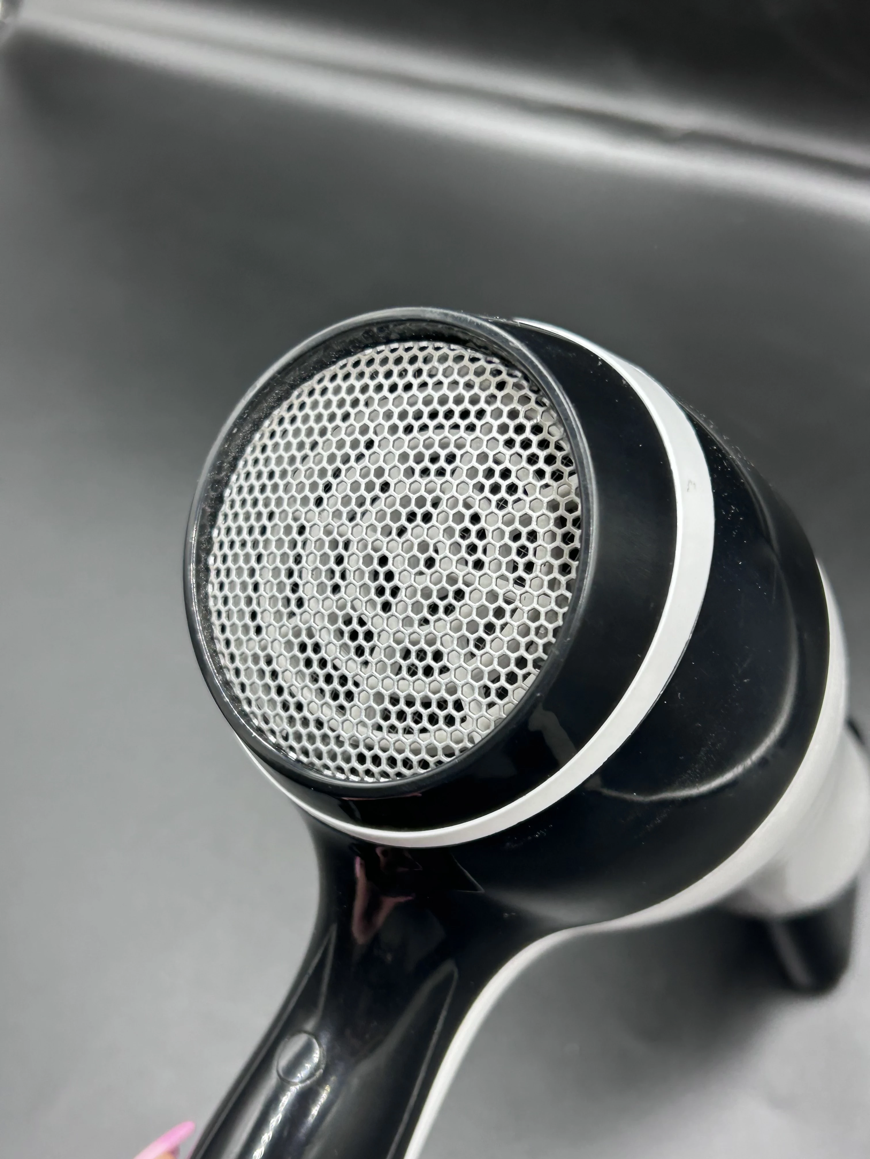 suszarka-do-wlosow-remington-d-3080w-moc-200000