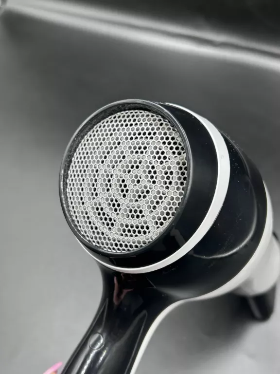 suszarka-do-wlosow-remington-d-3080w-moc-200000