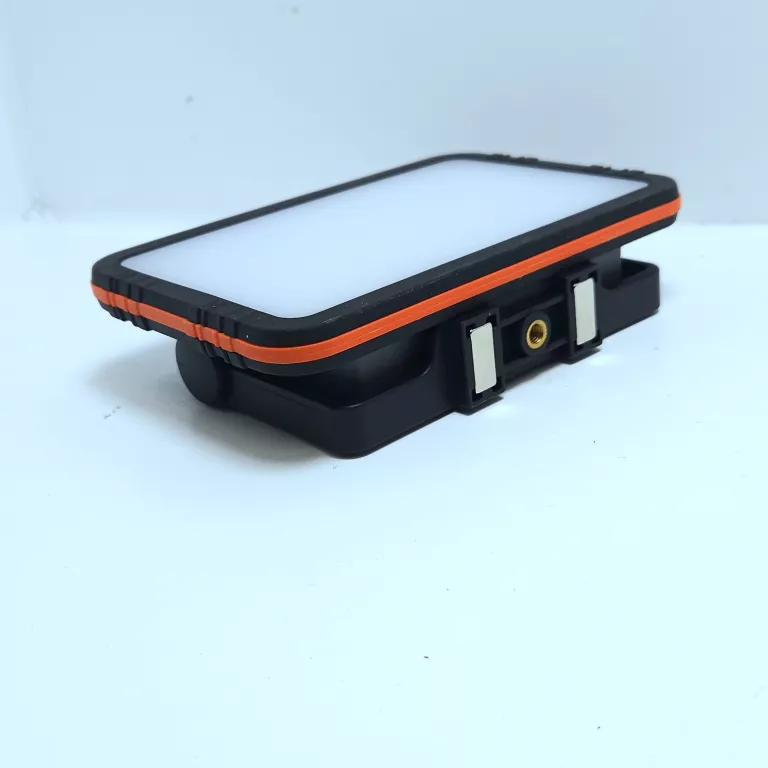 LAMPA LED AKUMULATOROWA WERCKMANN 700 LUMENÓW