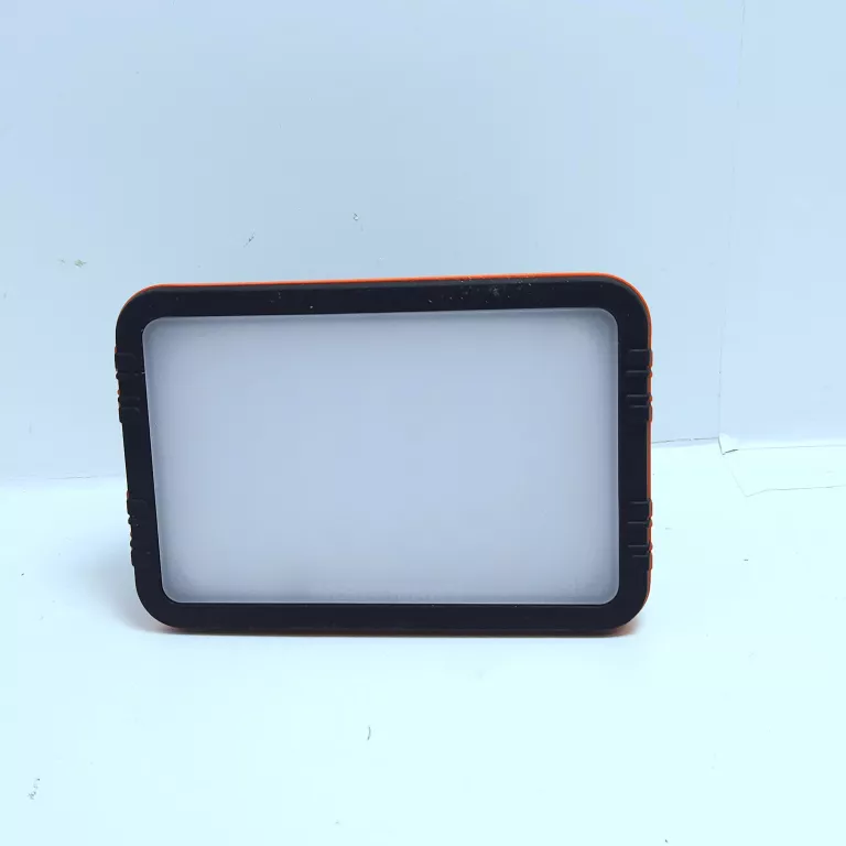 LAMPA LED AKUMULATOROWA WERCKMANN 700 LUMENÓW