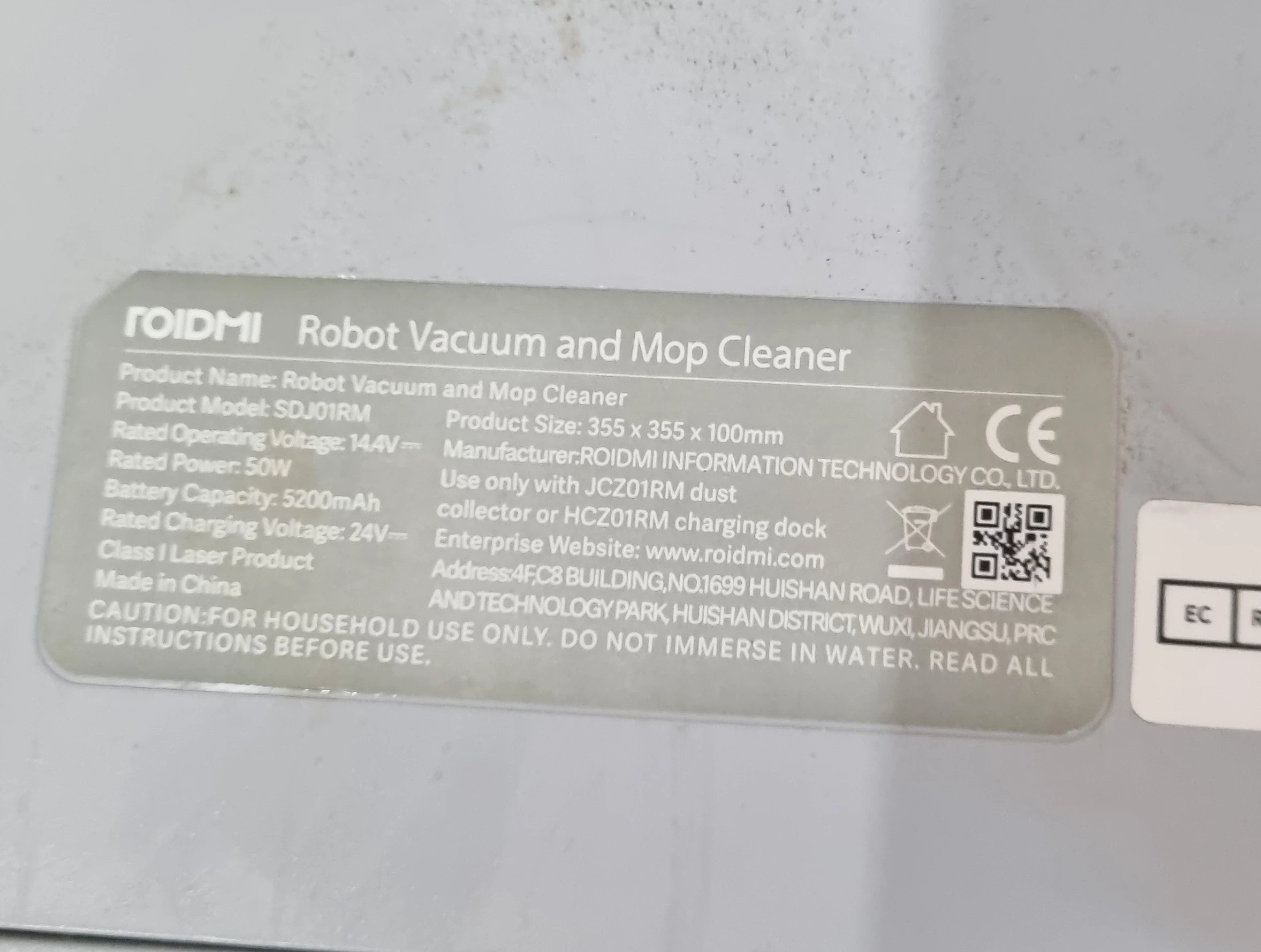 robot-sprzatajacy-z-baza-roidmi-eve-plus-czas-pracy-bezprzewodowej-150