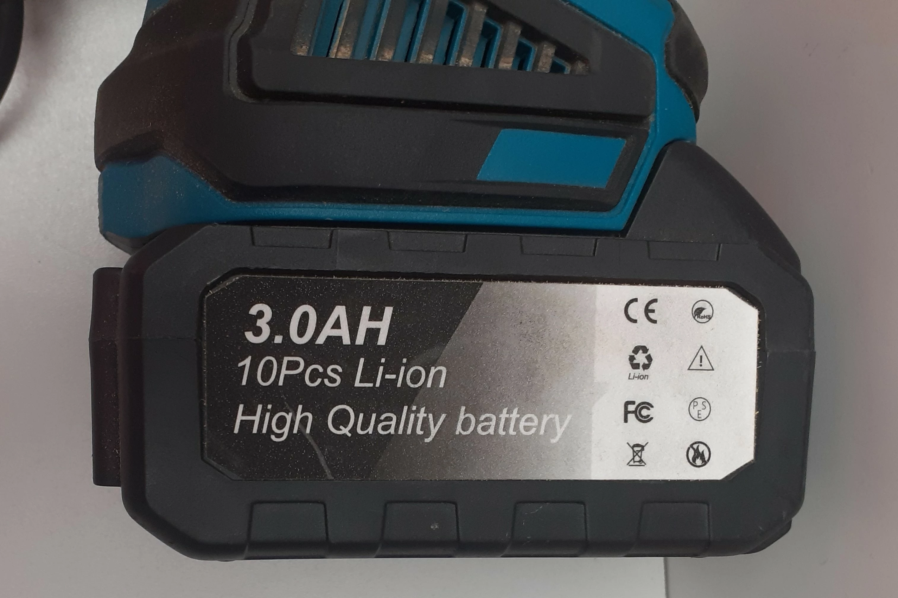 szlifierka-bl-motors-aku-i-ladowarka-stan-11323-2