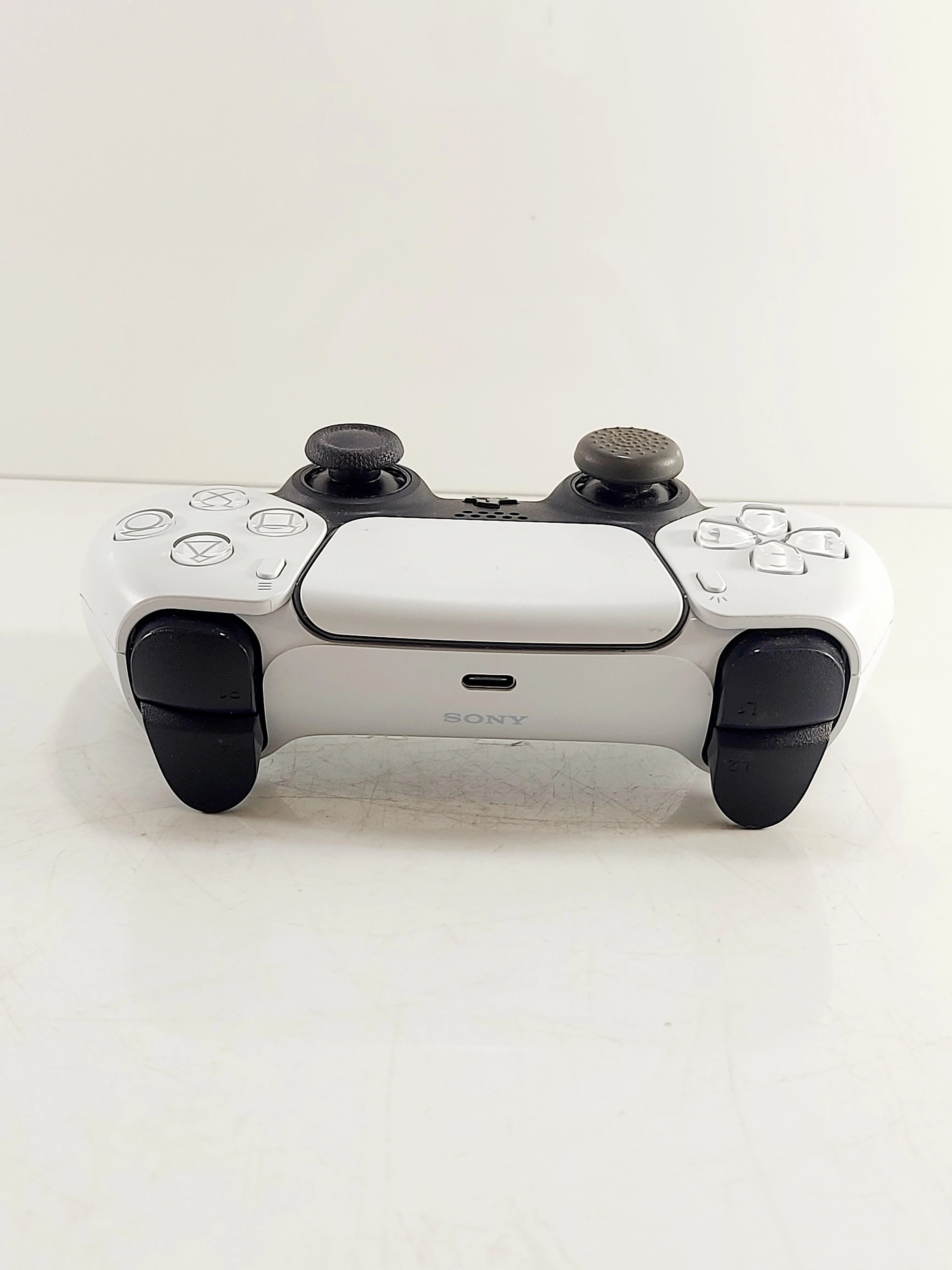 kontroler-bezprzewodowy-pad-ps5-sony-dualsense-cfi-zct1w-bialy-kompatybilne-platformy-210650-1712201