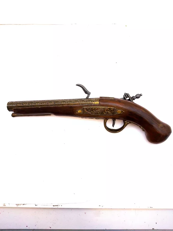 PISTOLET SKAŁKOWY PIRACKI