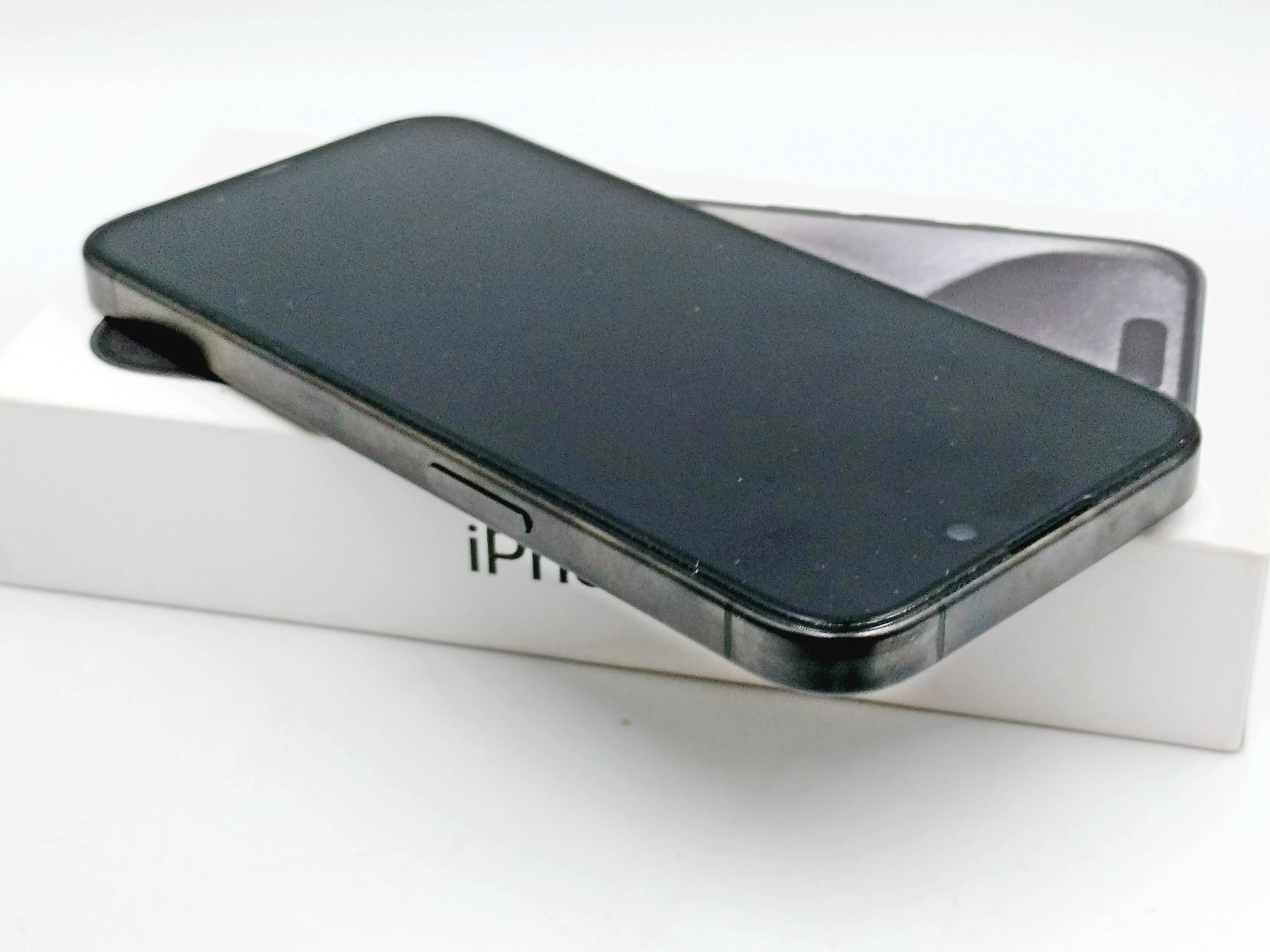 apple-iphone-15-pro-8-gb-128-gb-5g-black-titanium-bat-87-pamiec-ram-202865-214113