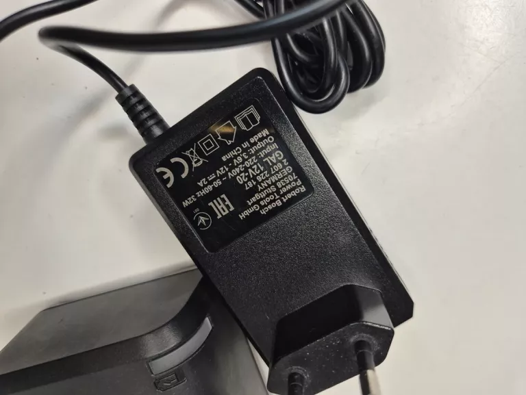 ŁADOWARKA BOSCH GAL 12V-20 3,6V 10,8V 12V