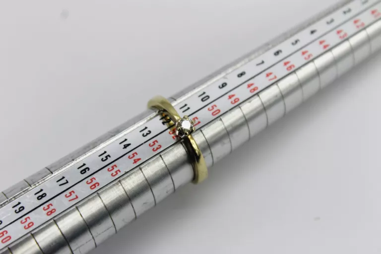 zloty-pierscionek-z-brylantem-375181grrozm12-certyfikat-waga-220