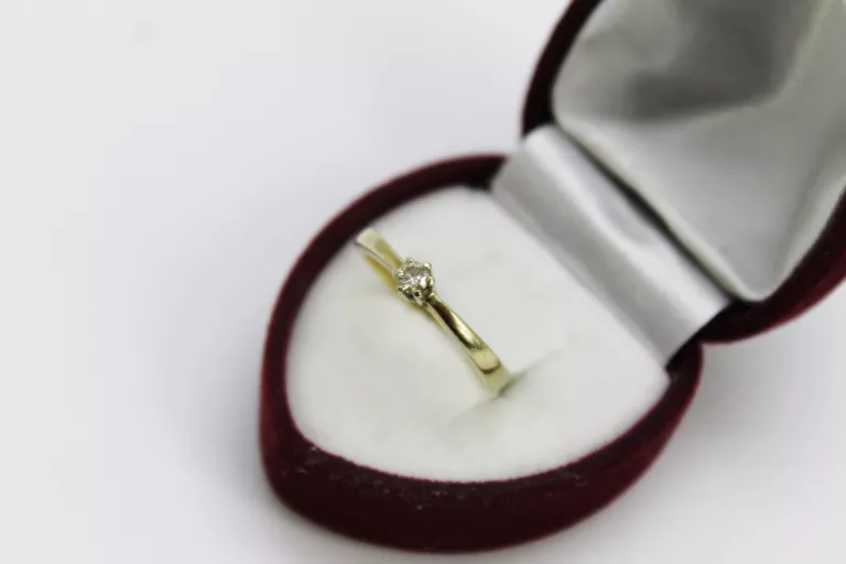zloty-pierscionek-z-brylantem-375181grrozm12-certyfikat-rozmiarsrednica-wew-mm-372-12