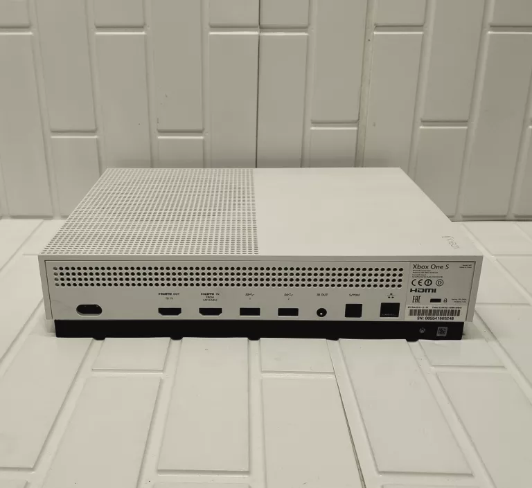 KONSOLA MICROSOFT XBOX ONE S 1681 365 GB + PAD
