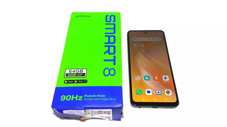 TELEFON INFINIX SMART 8 X6525 3/64GB STAN BDB