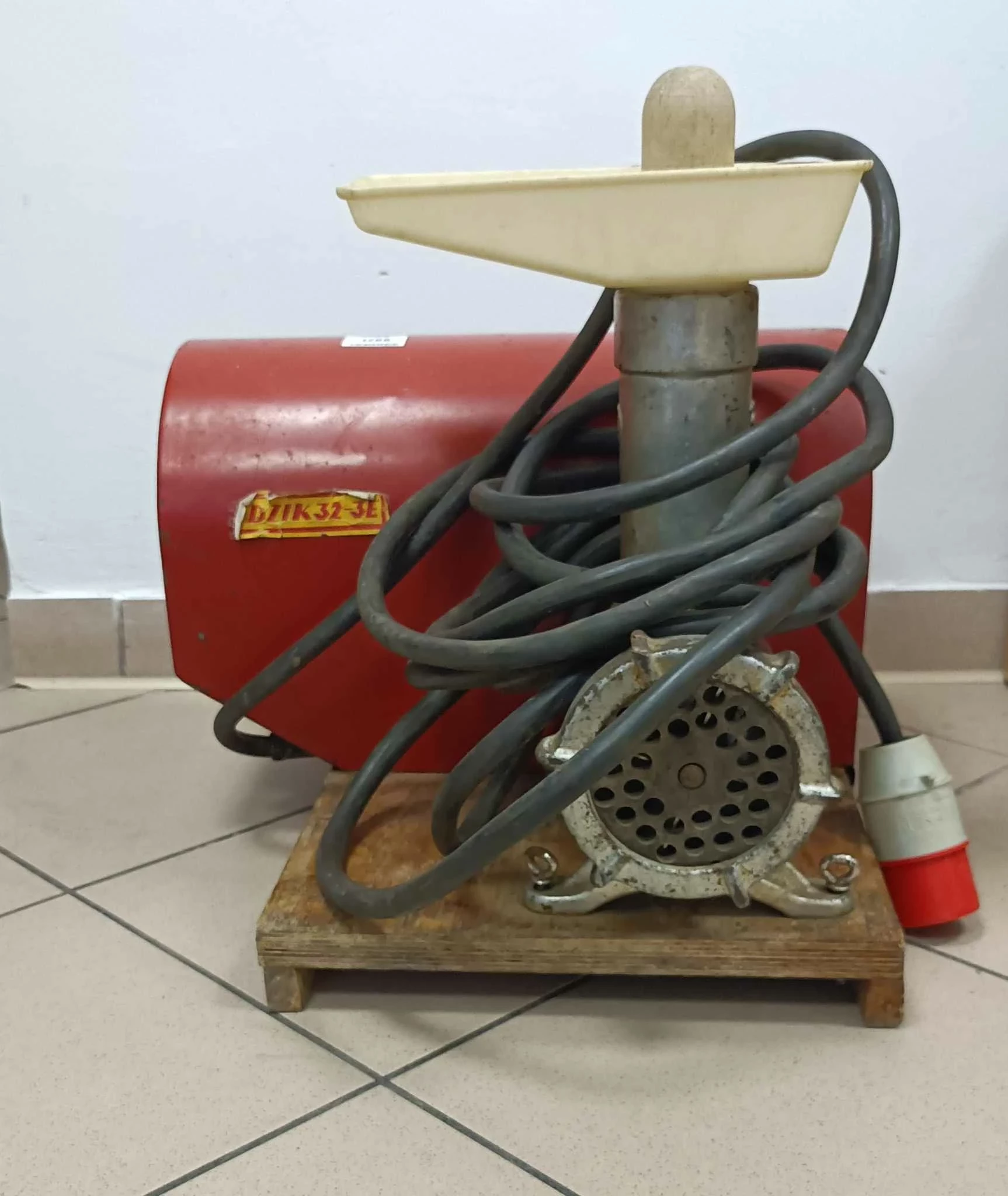 maszynka-do-miesa-dzik-32-pilsudskiego-26-miedzychod