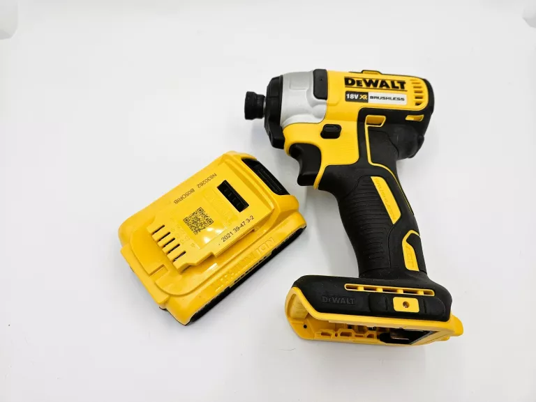 ZAKRĘTARKA UDAROWA DEWALT DCF787 + AKU 2.0 AH 18V