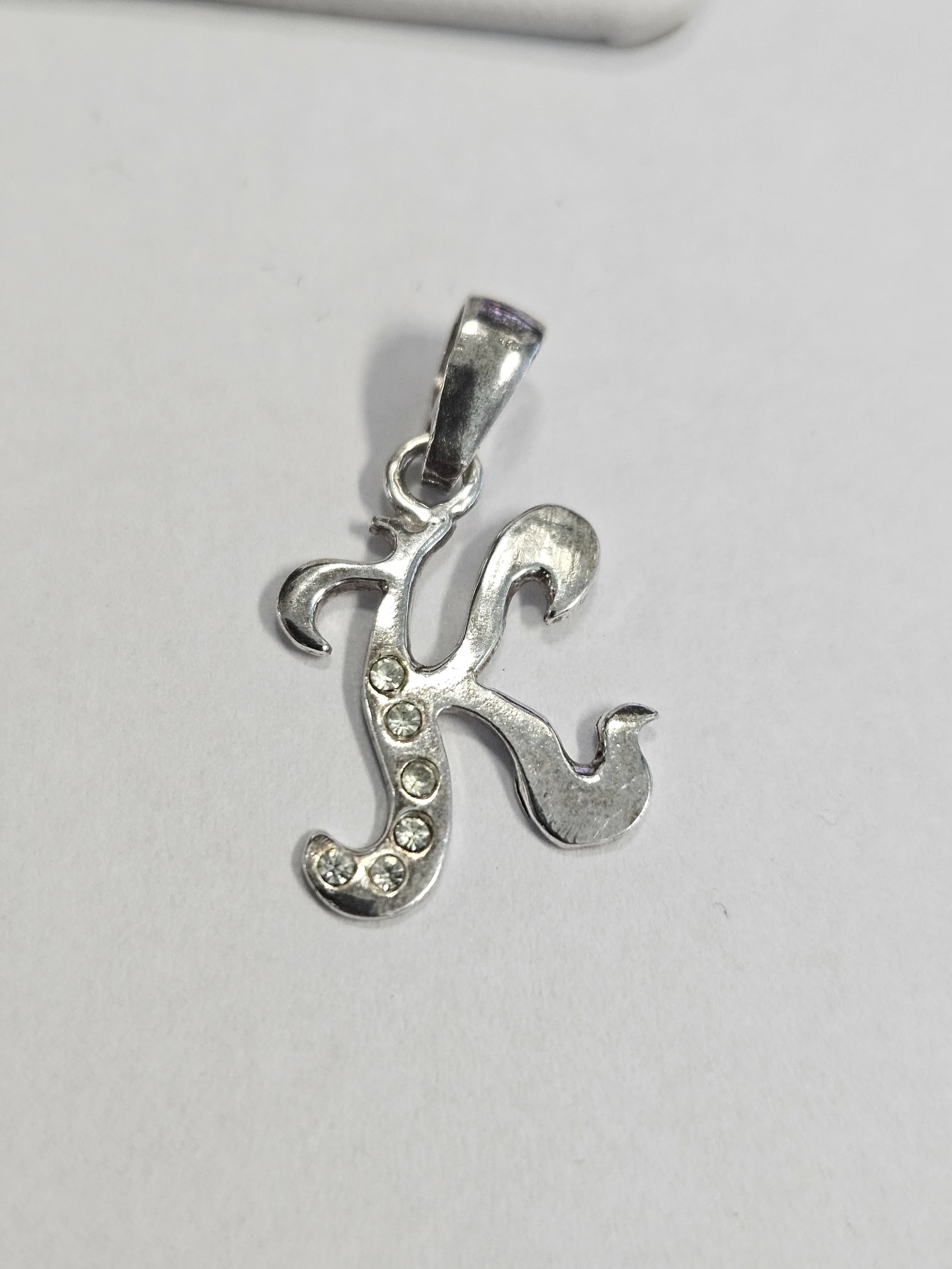 sliczny-srebrny-925-wisiorek-literka-k-129-g-cyrkonie-ean-gtin-11111111111111