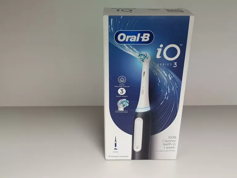 SZCZOTECZKA ELEKTRYCZNA ORAL-B IO 3