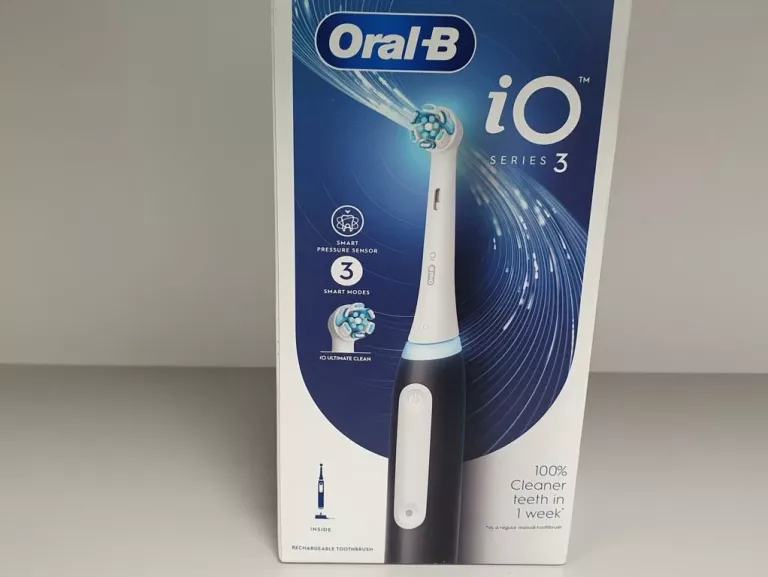 SZCZOTECZKA ELEKTRYCZNA ORAL-B IO 3