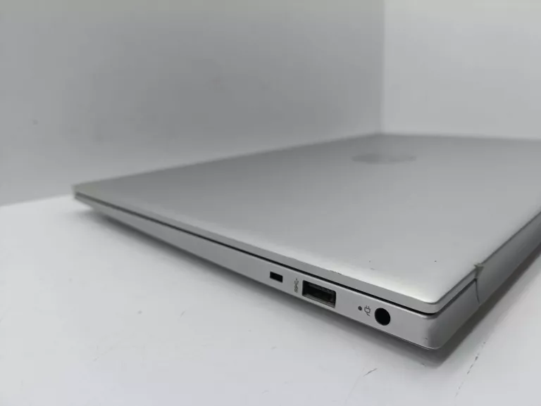 LAPTOP HP PAVILION 15-EH1112NW 15,6 R7 5700U 16GB RAM 1TB SSD TORBA