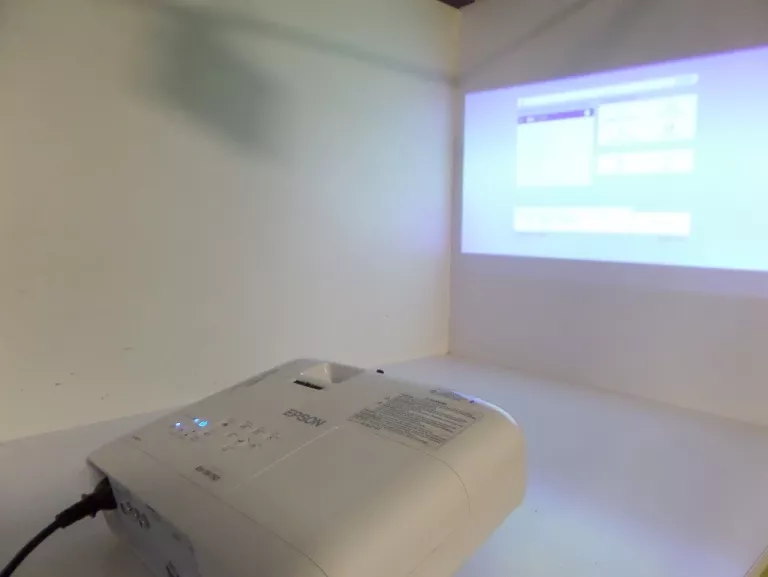 PROJEKTOR EPSON EH-TW750
