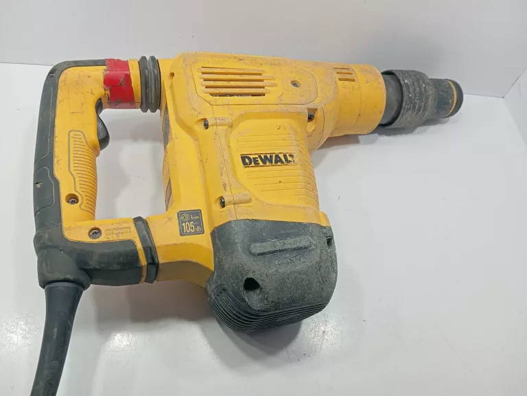 DEWALT D25810K MŁOT UDAROWY SDS-MAX KLASY 6 KG WALIZKA