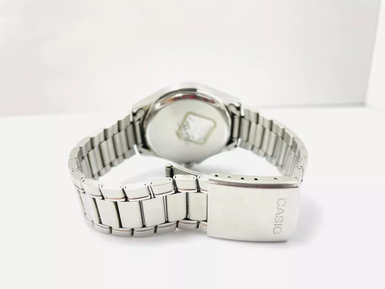 ZEGAREK CASIO 1332