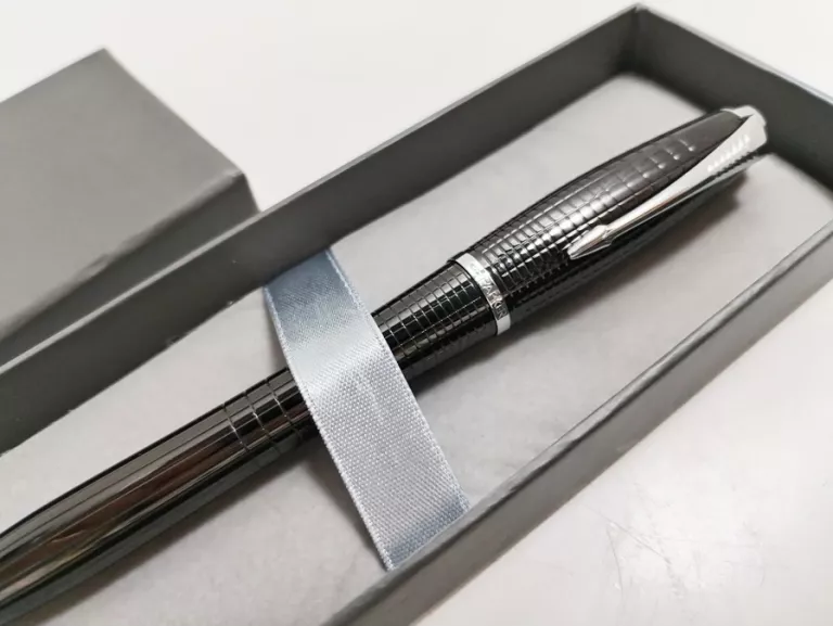 PIÓRO PARKER URBAN PREMIUM HEBANOWY