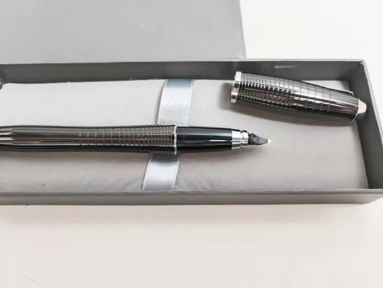 PIÓRO PARKER URBAN PREMIUM HEBANOWY