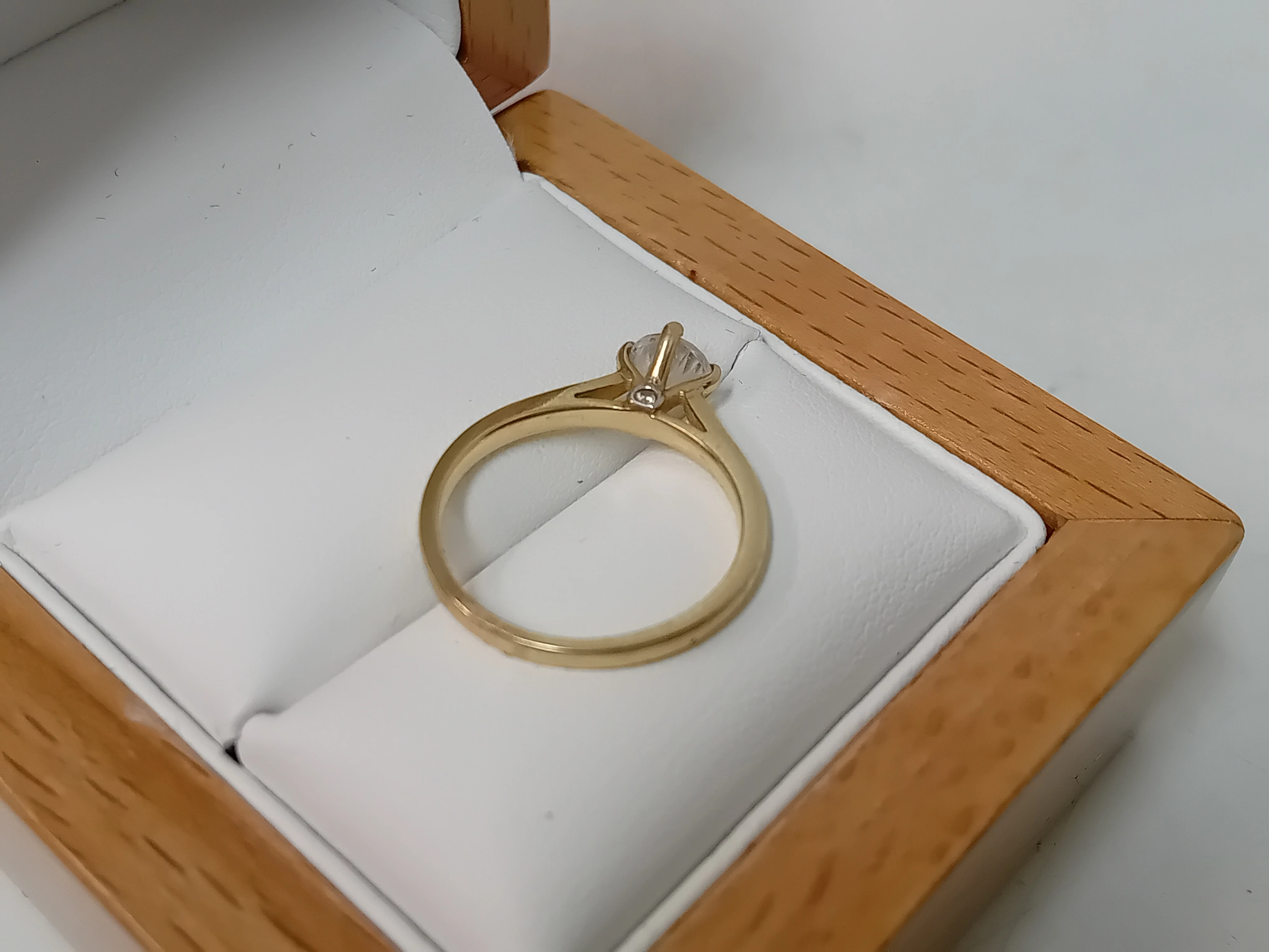 piekny-zloty-pierscionek-pr-585-195-g-roz-9-kamien-17088-128