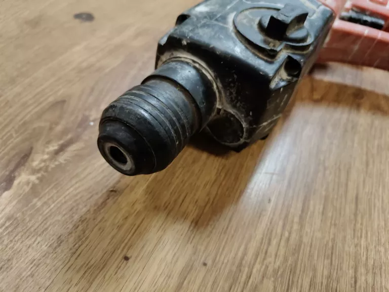MŁOTOWIERTARKA SDS PLUS BLACK&DECKER KD960