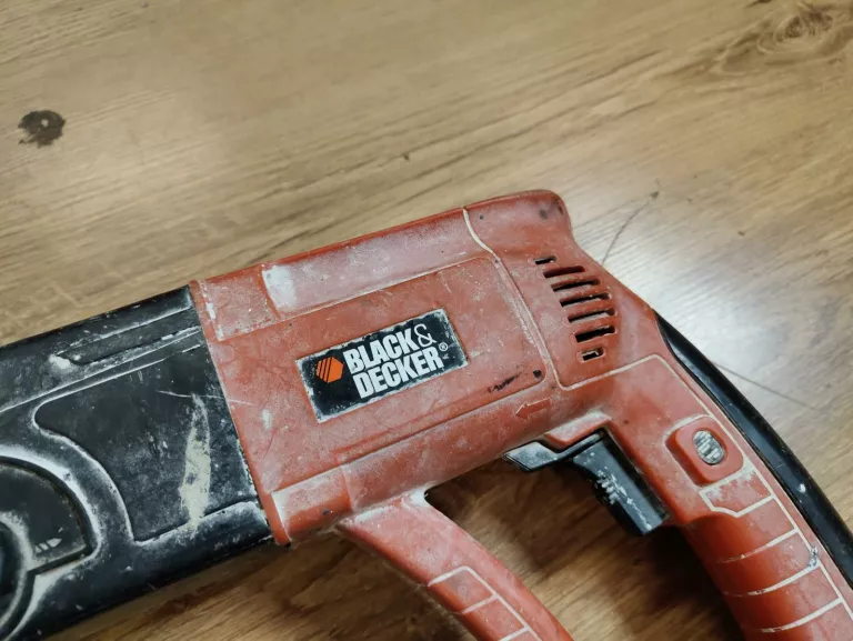 MŁOTOWIERTARKA SDS PLUS BLACK&DECKER KD960