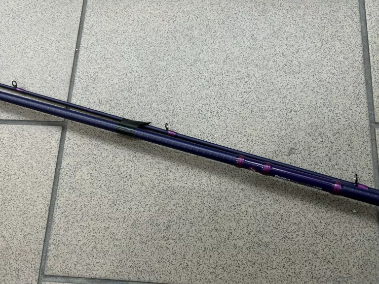 WĘDKA DELPHIN TOXIC 2G / 2 SKŁADY 244CM/7-30G KOŁOWROTEK OKUMA JAW 30 FD