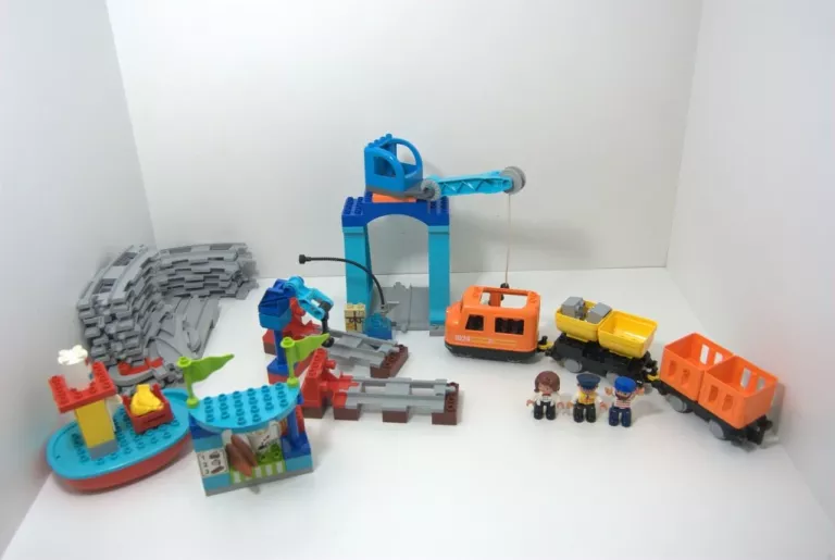 LEGO DUPLO 10875 POCIĄG TOWAROWY