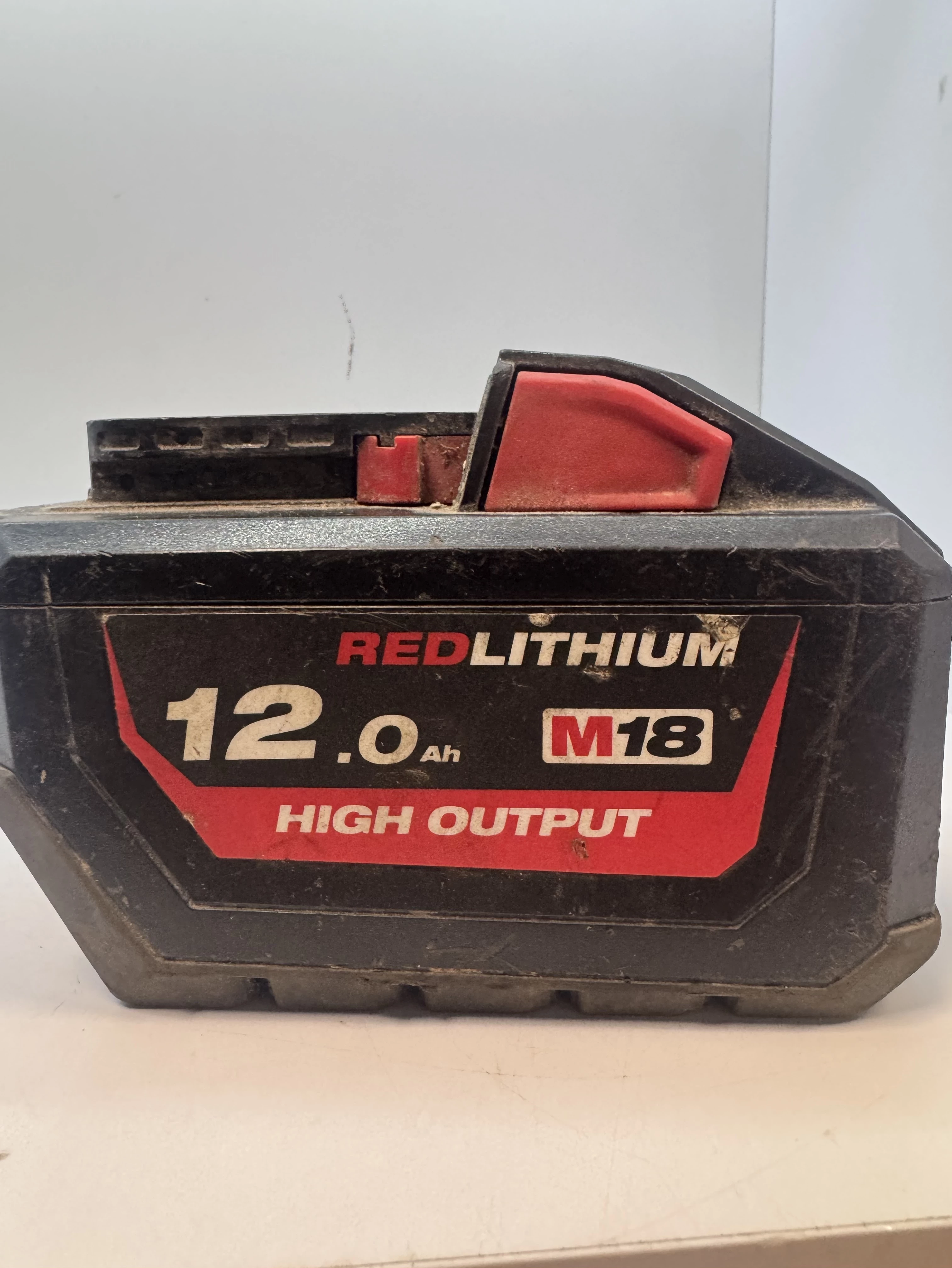 akumulator-milwaukee-m18-12ah-stan-11323-2