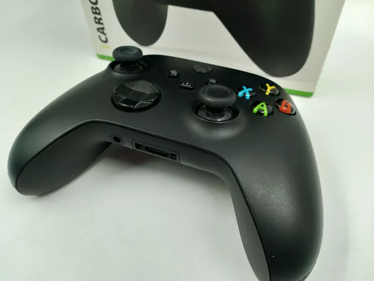 PAD DO XBOXA SERIES X PUDEŁKO