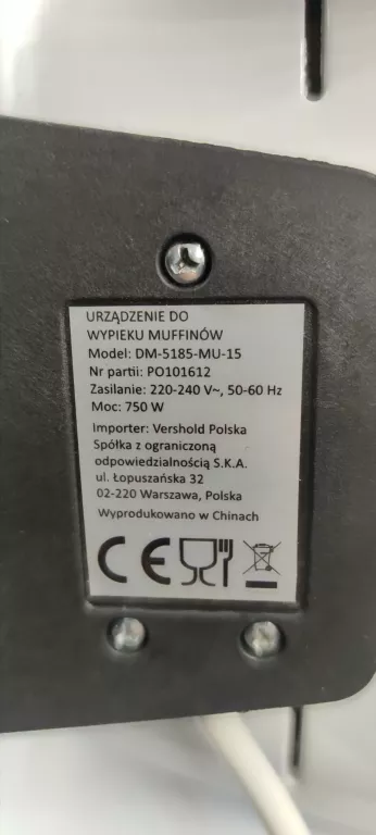 URZĄDZENIE DO WYPIEKU MUFFINEK 750 W