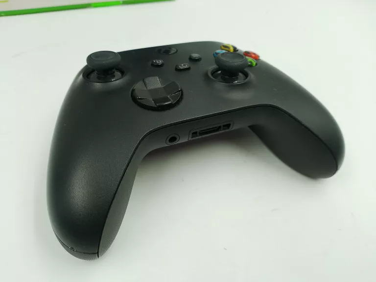 PAD DO XBOXA SERIES X PUDEŁKO