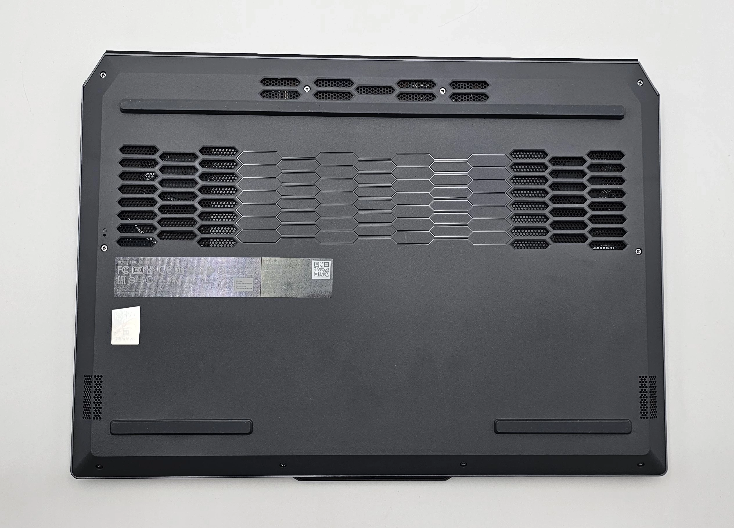 laptop-lenovo-loq15arp9-rtx4050-512gb-16gb-ryzen-7-komplet-gw-typ-dysku-twardego-128550-2