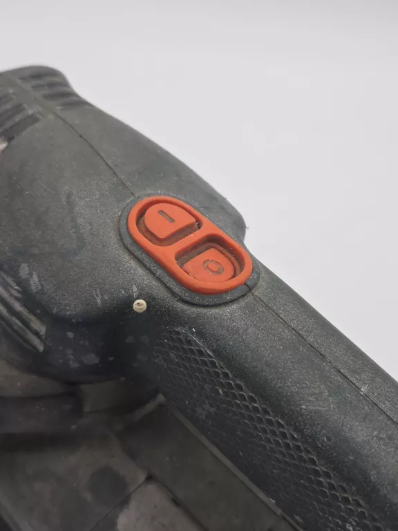 SZLIFIERKA BLACK DECKER KA220E