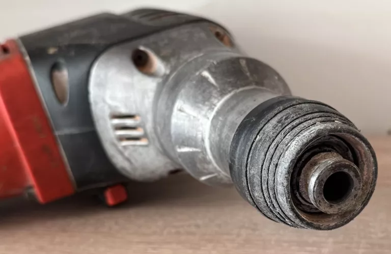 MŁOTOWIERTARKA BLACK DECKER KD1001K