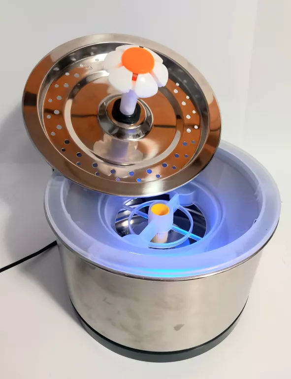 fontanna-poidelko-dla-kotapsa-podswietlana-al-pr-kaczynskiego-pawilon-nr-2-bydgoszcz