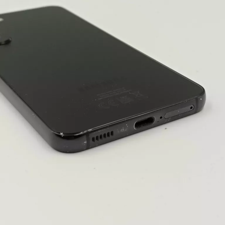 samsung-galaxy-s22-opis-at-orange-na-export-kod-producenta-sm-s901bzkdeue