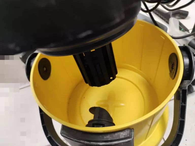 ODKURZACZ PIORĄCY KARCHER SE 4001 ZESTAW