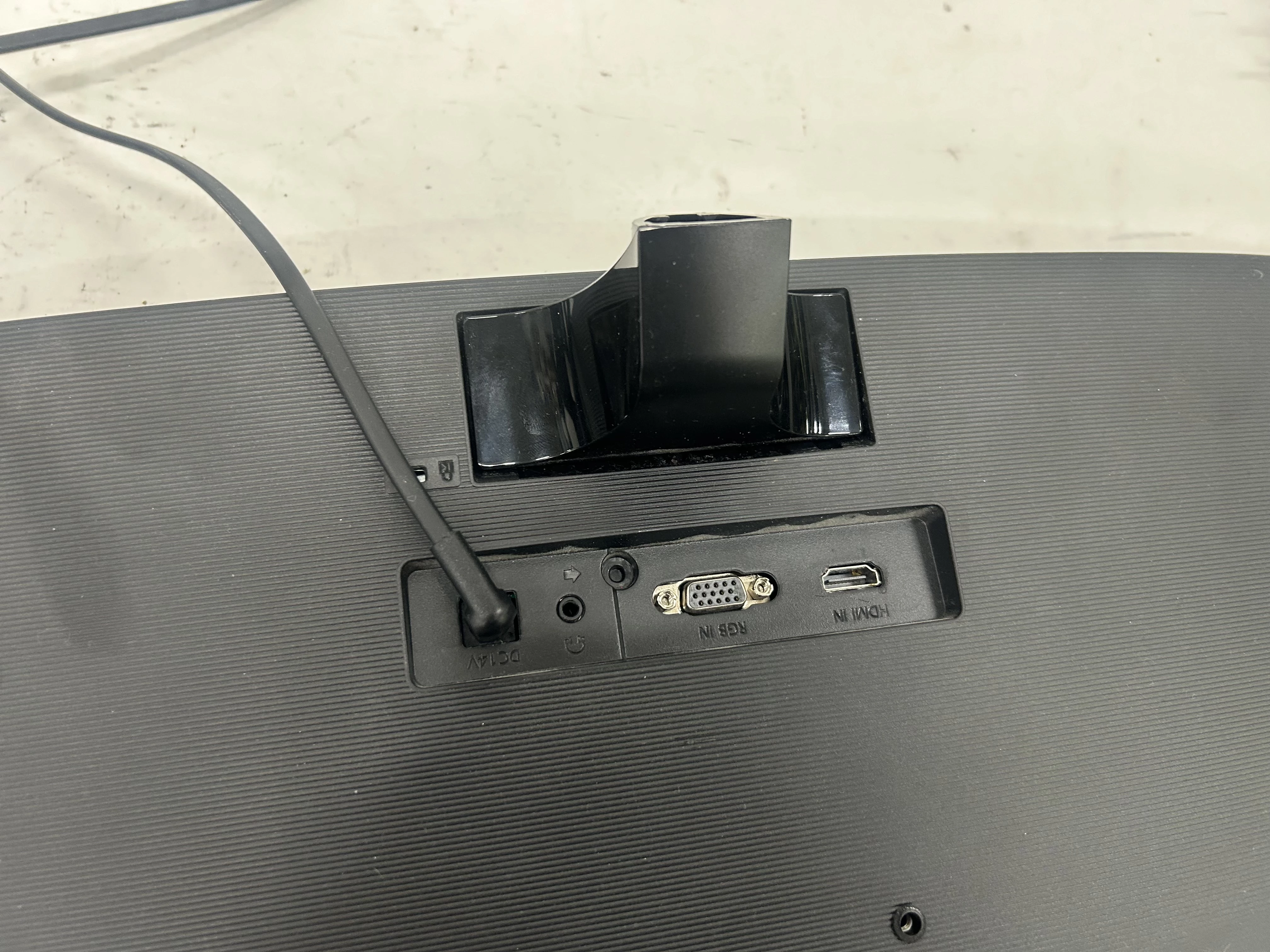 monitor-samsung-c27f390fhu-zasilacz-stan-11323-2